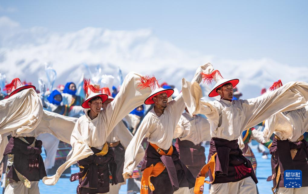 西藏：纳木错迎来开湖
