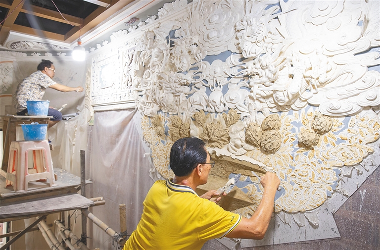 海南文昌灰塑：刀堆手繪描出萬紫千紅_fororder_6831455_hnrbtp2_1716307980992_s