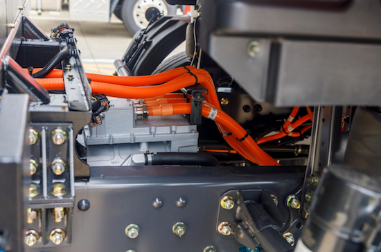 更省更轻更赚钱 乘龙H5换电牵引车让用户赢上加“盈”_fororder_image005