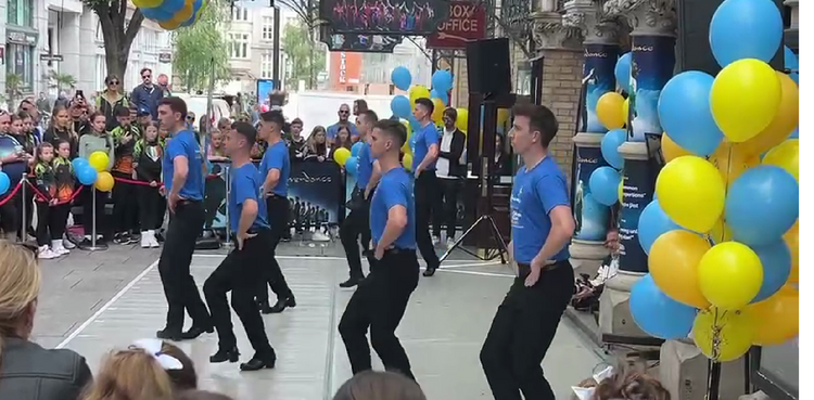 直通使领馆 | 中国驻爱尔兰大使何向东：建交45年 中爱经贸额翻了4200倍！