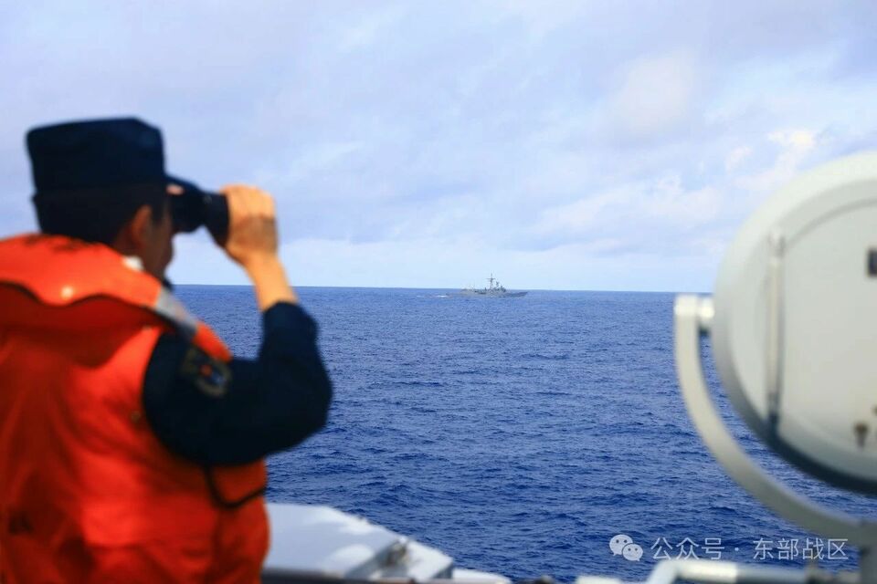 战机升空、军舰战巡 东部战区持续位台岛周边演习最新照片发布