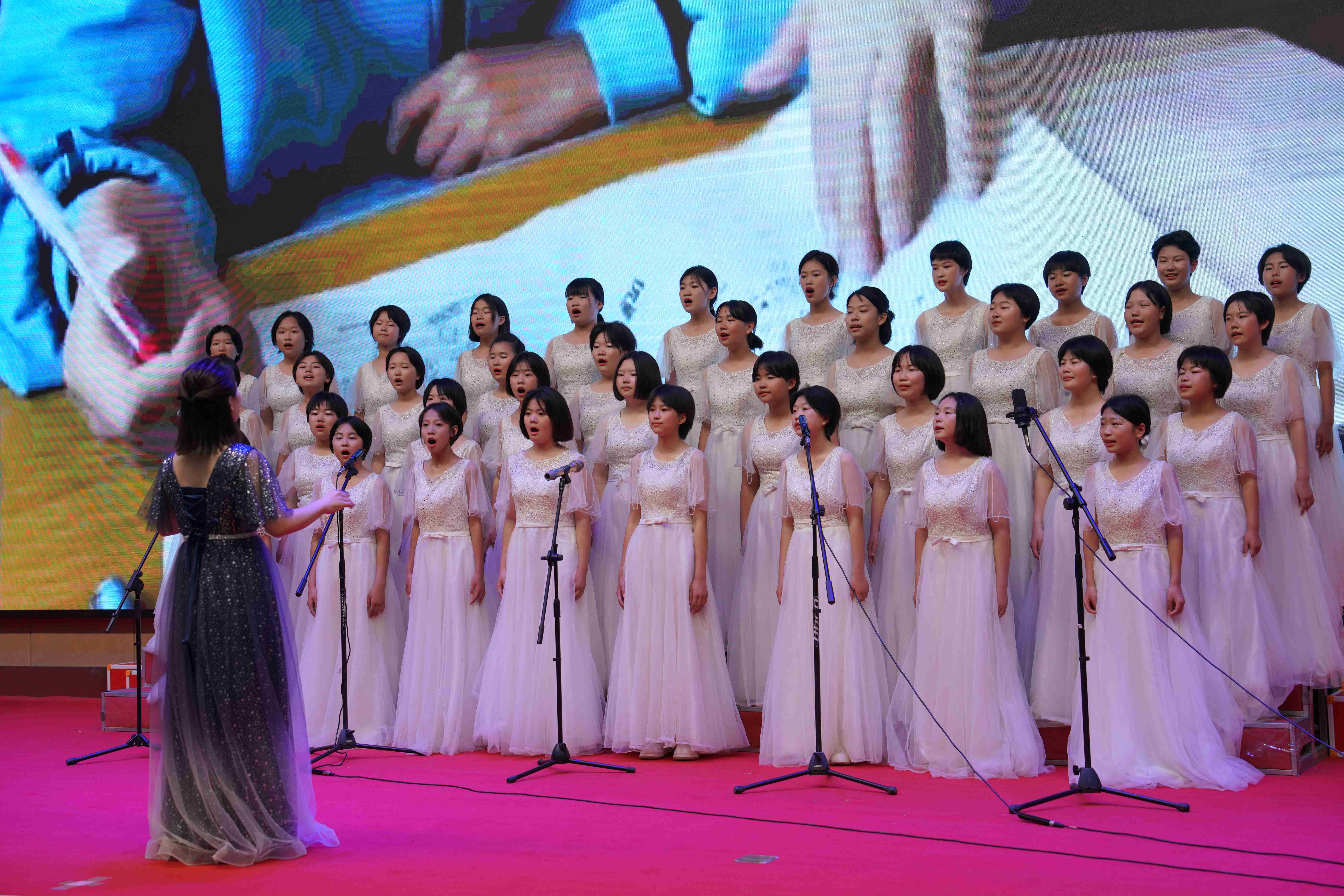 河北清苑举办第二届中小学生合唱展演活动