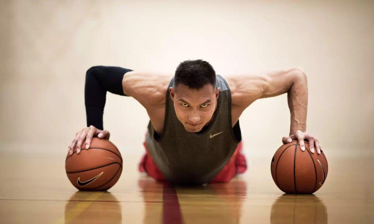 阿联从瘦竹竿到肌肉男魔鬼训练堪比科比