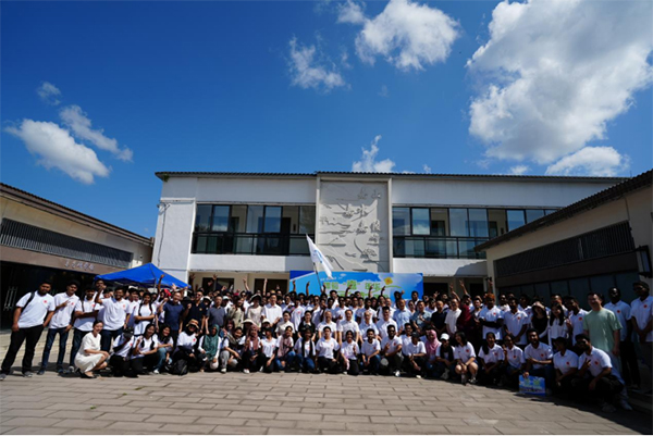 西华师范大学留学生走进田间地头 感受“乡土中国”_fororder_未标题-1