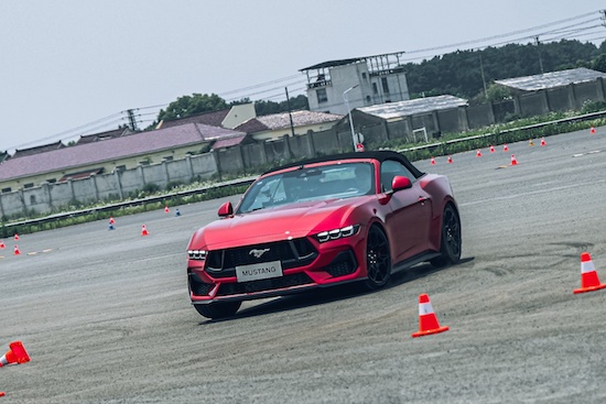 全新福特Mustang®硬頂性能版和敞篷運動版熱血燃擎福特專業測試中心_fororder_image005