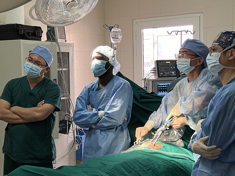 资讯有故事丨中国医疗队：为赤道几内亚患者带来健康和希望