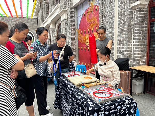 雅安市雨城区：西康长街烟火气 千名宾客赴宴来_fororder_糖画