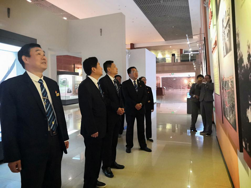 【河南】信陽鐵路乘務中心黨員幹部赴鄂豫皖革命紀念館參觀學習