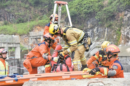 粤港澳举行地震救援联合演练_fororder_501