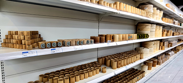 访长江首城 看宜路精彩｜宜宾兴文：“以竹代塑”引领民营经济发展 开启绿色变革新篇章_fororder_兴文创新竹日用品交易中心的竹产品-摄影-高学兵