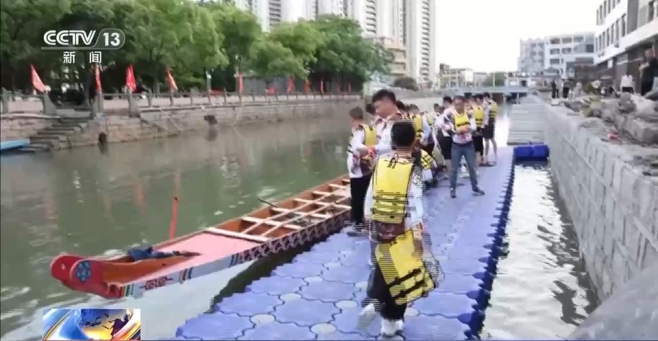 龙舟漂移 快出虚影！这些地方的龙舟赛氛围拉满了