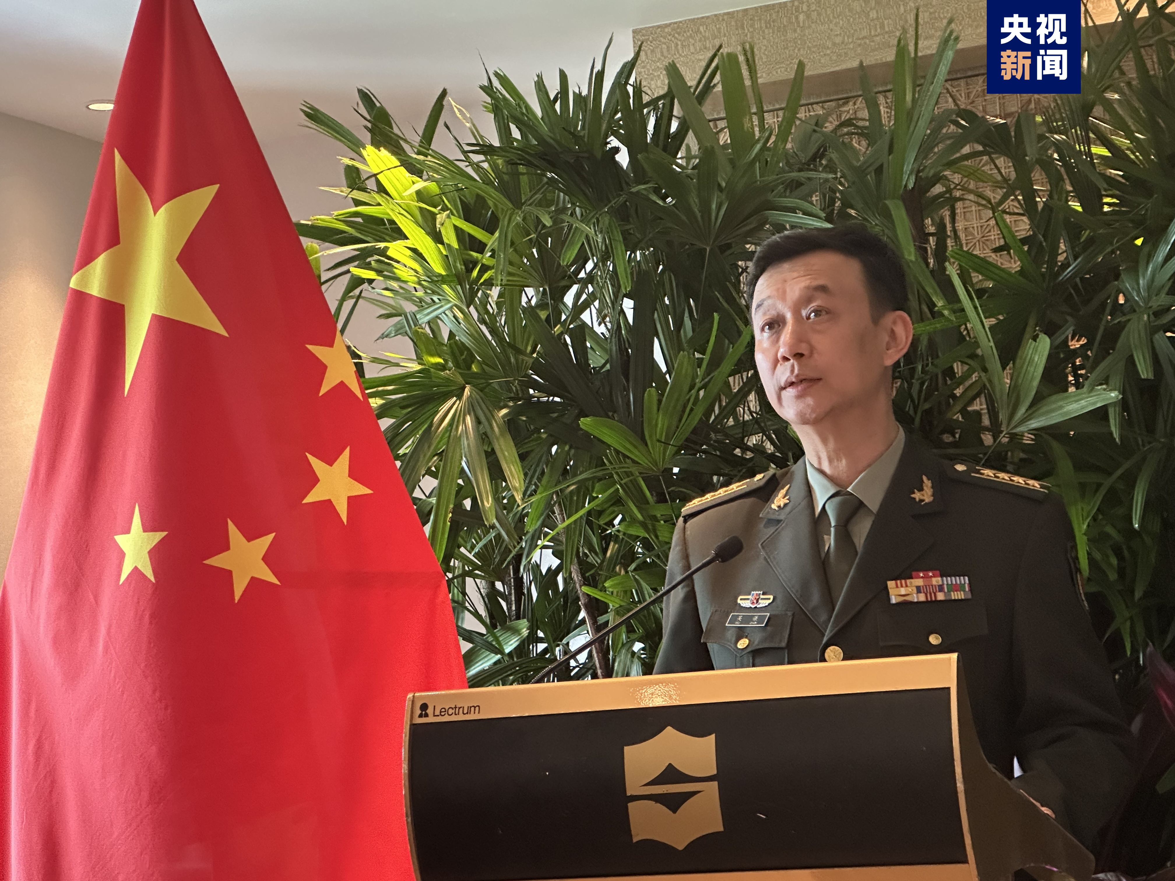 吴谦说,中国国防部长董军与美国国防部长奥斯汀就两国关系及台湾,南海