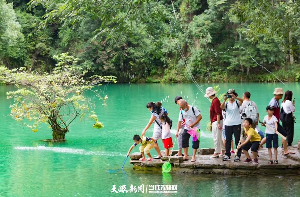 小七孔景区：自然风光与民族文化完美交融