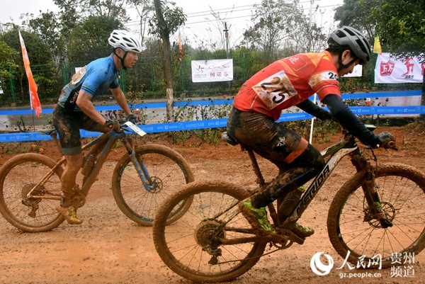 2019“多彩贵州”自行车联赛总决赛在玉屏县举行