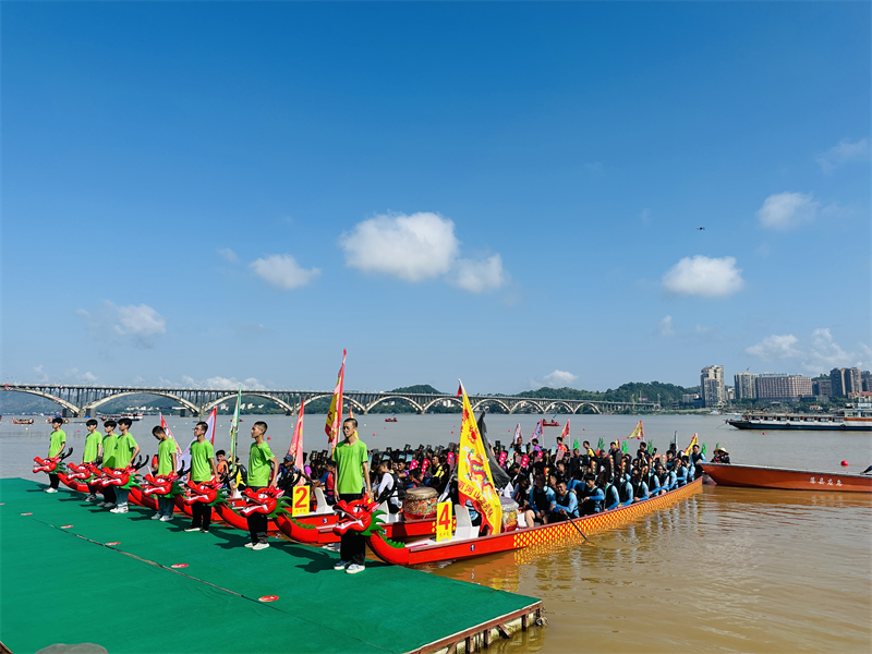 2024年中國—東盟國際龍舟公開賽在藤縣舉行 東道主隊伍包攬金牌_fororder_圖片5