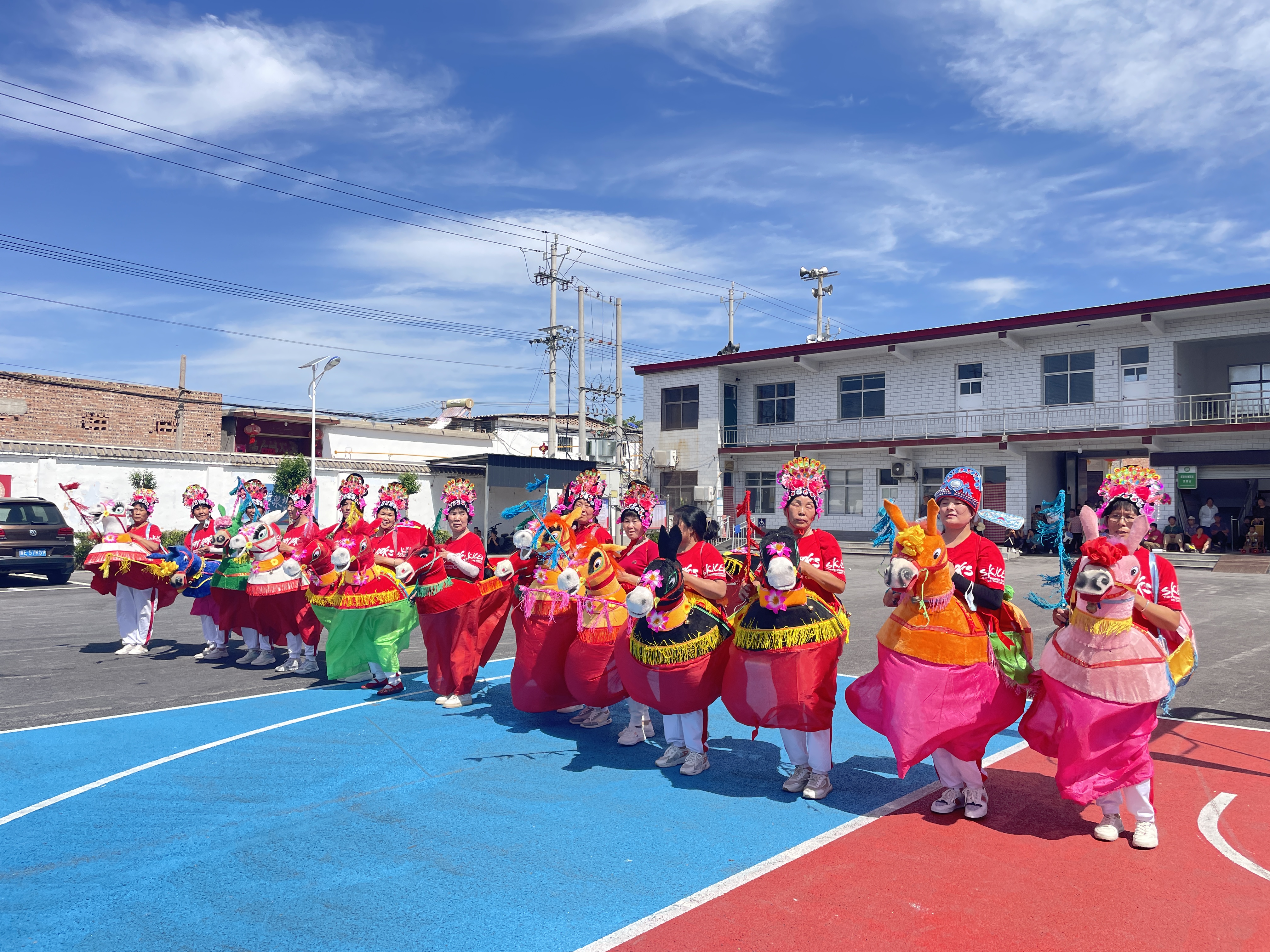 河北邢台经济开发区：文明新风在传统节日绽放光彩_fororder_整装待发的群众演出队