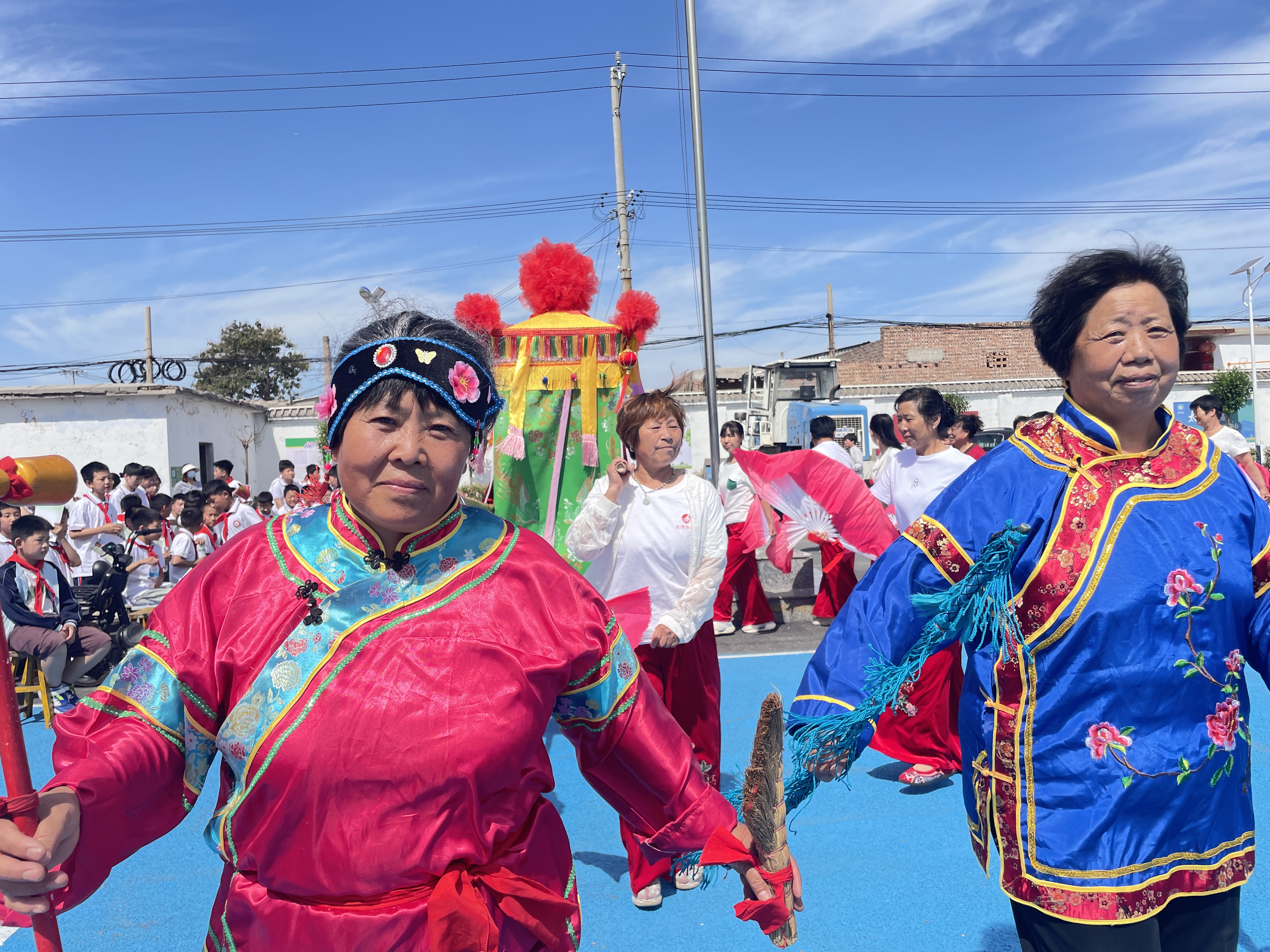 河北邢台经济开发区：文明新风在传统节日绽放光彩_fororder_既是村民又是演员，脸上洋溢着幸福的笑容