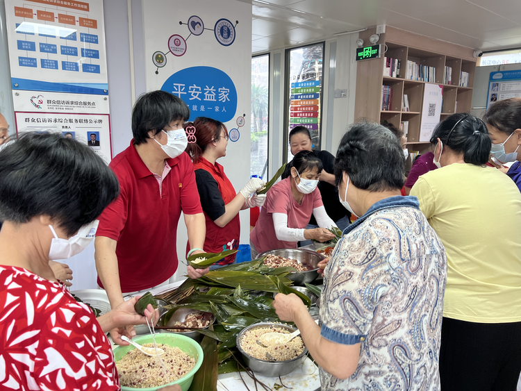 浓情粽意传温暖 彩绳香囊共织梦 深圳龙华街道开启多彩活动迎端午_fororder_101