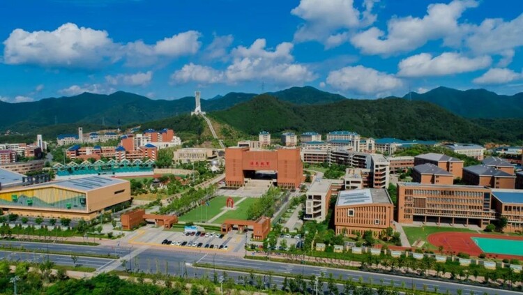 校长来了|海亮外语中学校长王婷婷_fororder_2