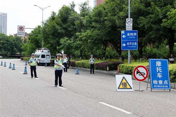 重庆两江新区警方开展2024年中高考期间机动车“降噪”集中整治统一行动_fororder_图片1