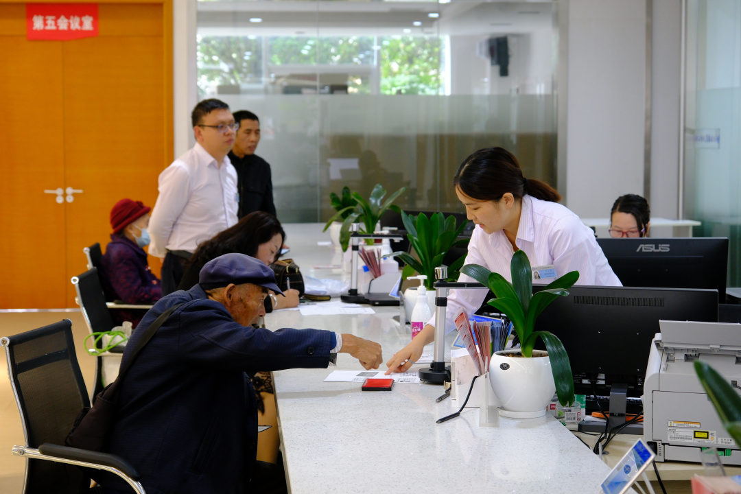 六盘水：“高效办成一件事”让“烦心事”变“舒心事”