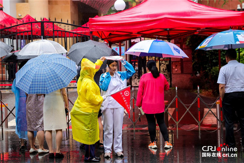 2024年全国高考正式拉开大幕_fororder_4