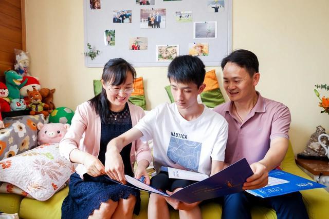 北京市2024年第一封强基计划录取通知书送达