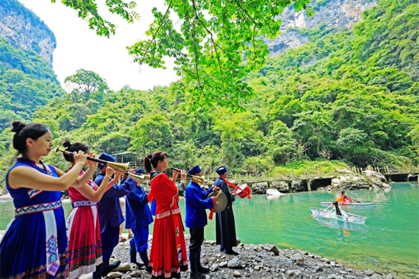 端午佳节人气旺 非遗精彩绽放恩施地心谷_fororder_微信图片_20240608144509