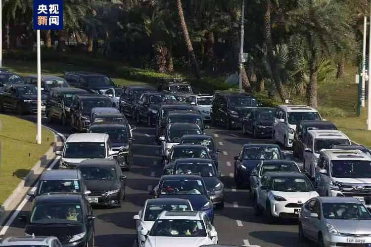 人人人车车车……端午假期 港珠澳大桥多项数据创新高！
