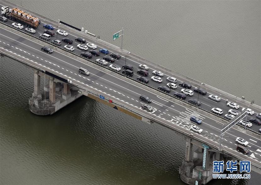 广东高速公路迎来“五一”返程客流高峰