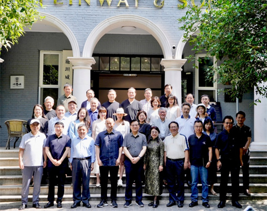 端午节前名人名家聚见艺术金陵 为“梨园雅集”揭牌_fororder_图片33