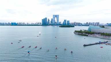 蘇州：燃情龍舟，金雞湖端午龍舟賽吸引萬人觀賽