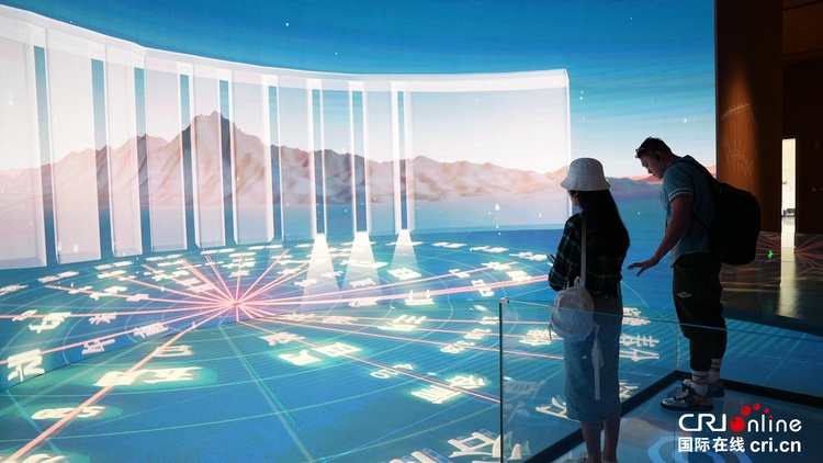 台湾自媒体博主走进临汾市博物馆 感受中华文明的博大精深（组图）（两岸关系）_fororder_图3