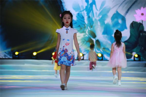 CCTV-7重磅来袭！300位萌宝燃爆华中小镇！