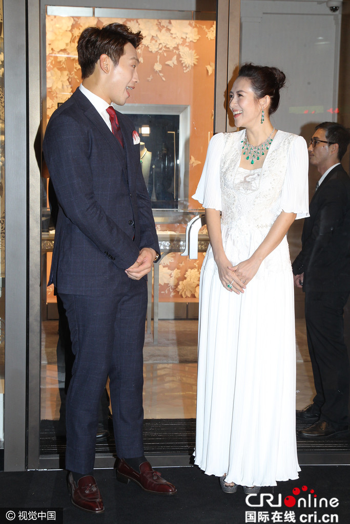 辣妈章子怡太美艳 Rain在一旁眼睛都看直了