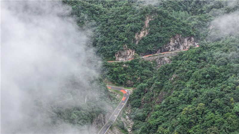 平顶山鲁山石林路：云雾缭绕美如画_fororder_DJI_20240715165034_0356_D