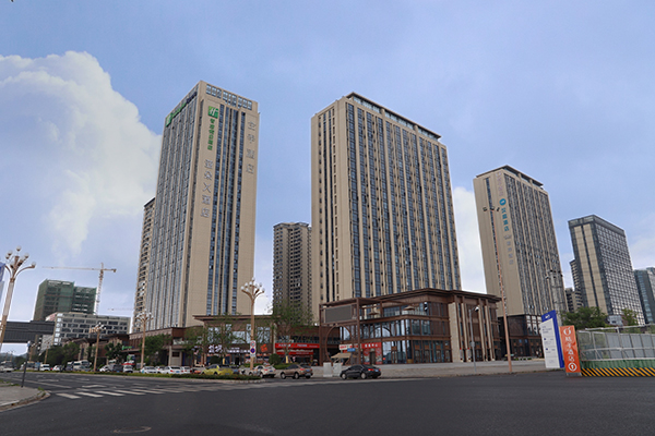 简阳：提升产业建圈强链开放水平 加快打造临空国际商务区_fororder_简阳临空经济产业园加快打造临空国际商务区（图--简阳融媒）