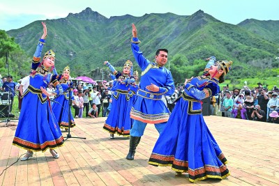 新疆：“游牧文化旅游节”开启