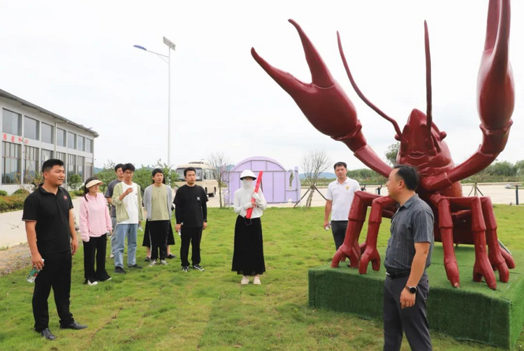 九江湖口：网络名人走进现代农业产业园 打卡凰村镇政府开放日_fororder_图片2