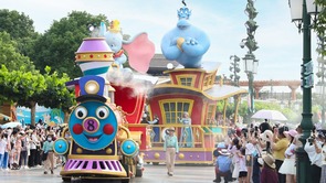 上海迪士尼推出清凉夏日系列特别活动 并推出多项举措帮游客员工解暑降温