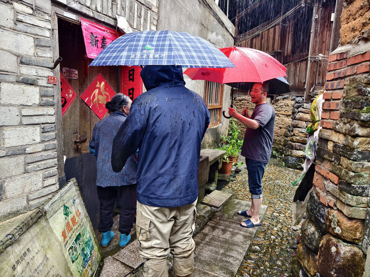 浙江多地发布暴雨预警：强降雨持续 防汛不松劲_fororder_1802845426348007424_720px