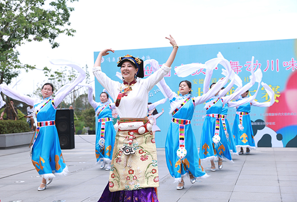 成都郫都区安德街道首届村（社区）广场舞大赛圆满落幕_fororder_比赛现场-供图-成都市郫都区安德街道