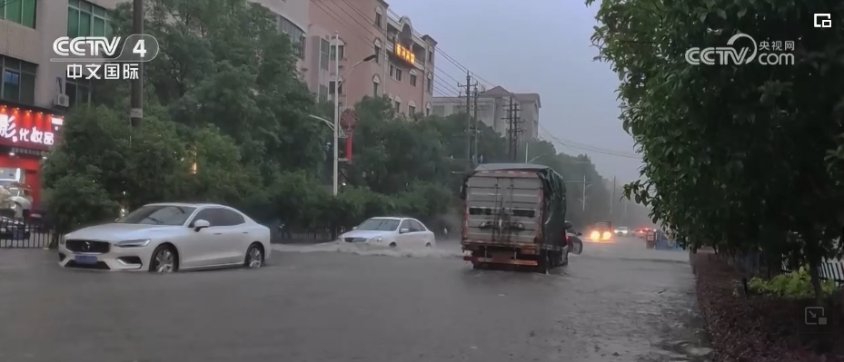 多地开启“高温”模式 警惕“高温病”重点人群应加强健康防护