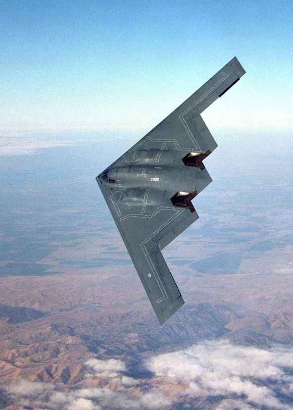 中國自研無人機酷似美國B-2 中國自研無人機酷似美國B-2