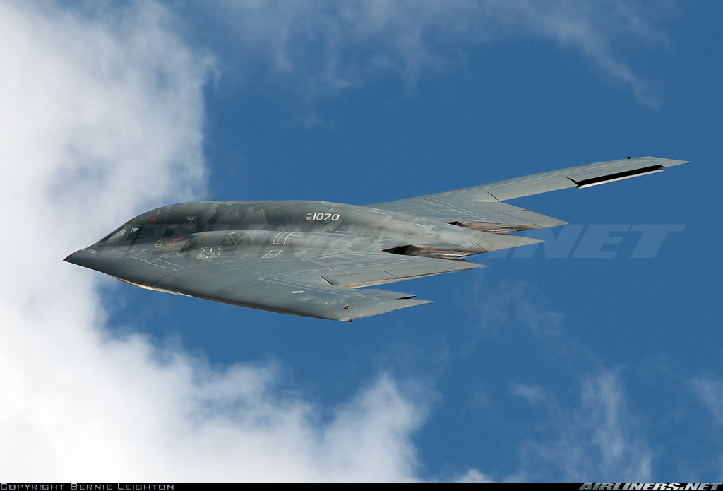 中國自研無人機酷似美國B-2 中國自研無人機酷似美國B-2