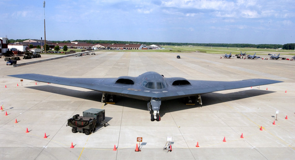 中國自研無人機酷似美國B-2 中國自研無人機酷似美國B-2