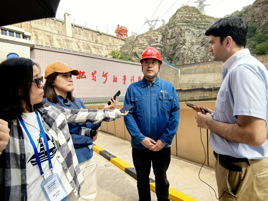 'Foreign Journalists' Visit to Gansu' – Liujiaxia Hydropower Station of State Grid Gansu Electric Power_fororder_图片2