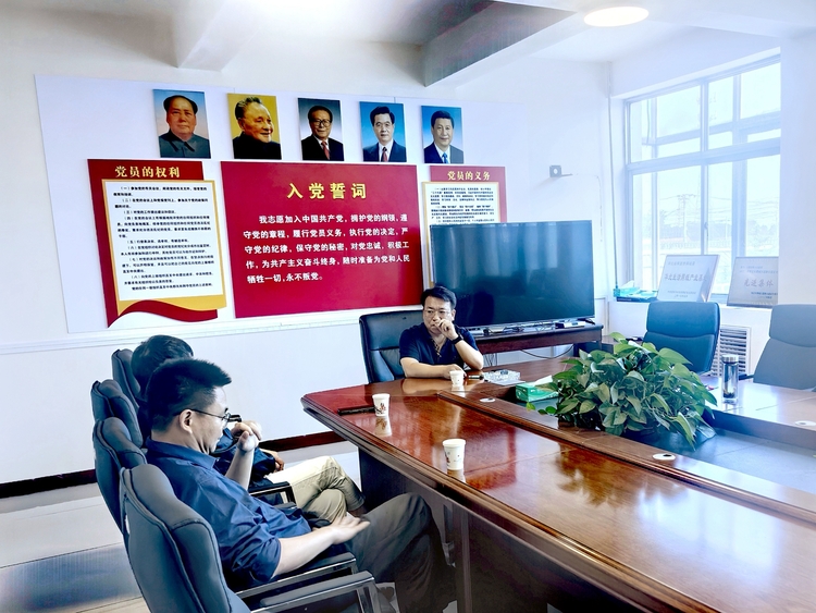 “双争”有我丨保定市满城区：多方联动汇合力 以法为尺共治理_fororder_大册营镇党委政府开会研讨相关问题 摄影 翟建乐