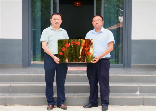 校村共建書屋 湖北兩高校實踐團深入恩施穿心岩村助力鄉村振興_fororder_圖片7