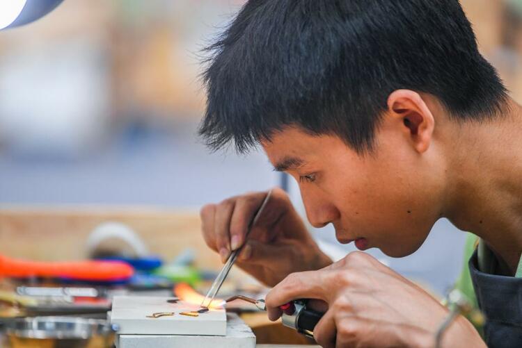 第二屆“一帶一路”國際技能大賽在渝開幕